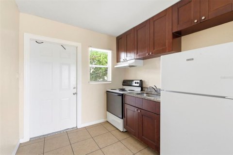 Apartment in Saint Petersburg, Florida 2 bedrooms, 58.06 sq.m. № 2166215 - photo 9