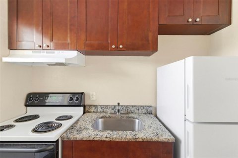 Apartment in Saint Petersburg, Florida 2 bedrooms, 58.06 sq.m. № 2166215 - photo 12