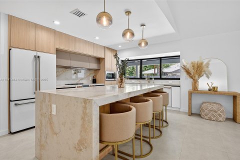 Casa en venta en Palmetto Bay, Florida, 6 dormitorios, 305.28 m2 № 1847675 - foto 8