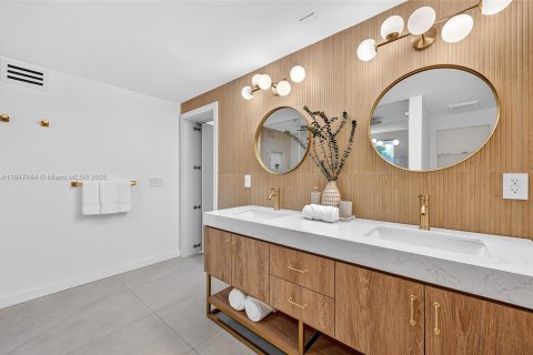 Casa en venta en Palmetto Bay, Florida, 6 dormitorios, 305.28 m2 № 1847675 - foto 27