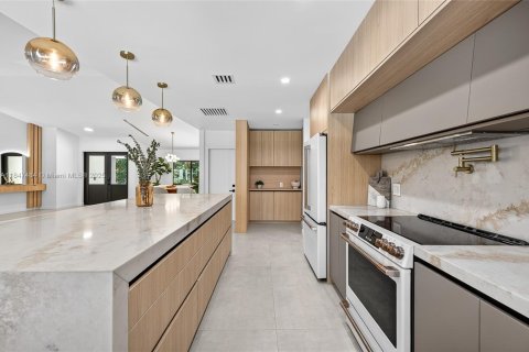 Casa en venta en Palmetto Bay, Florida, 6 dormitorios, 305.28 m2 № 1847675 - foto 13