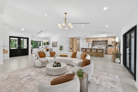 Casa en venta en Palmetto Bay, Florida, 6 dormitorios, 305.28 m2 № 1847675 - foto 7