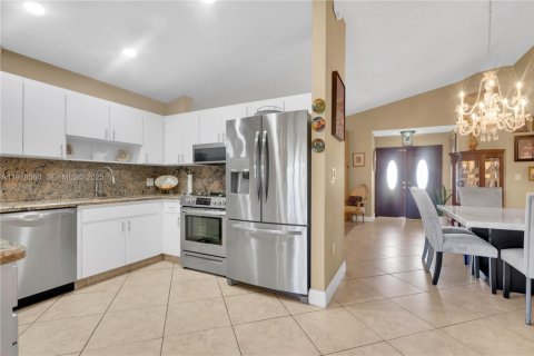 Casa en venta en Miami, Florida, 3 dormitorios, 161 m2 № 1976864 - foto 16