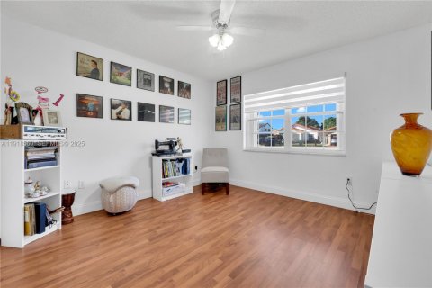 Casa en venta en Miami, Florida, 3 dormitorios, 161 m2 № 1976864 - foto 24