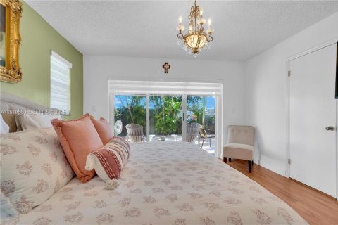 Casa en venta en Miami, Florida, 3 dormitorios, 161 m2 № 1976864 - foto 28