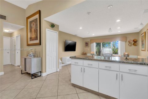 Casa en venta en Miami, Florida, 3 dormitorios, 161 m2 № 1976864 - foto 15