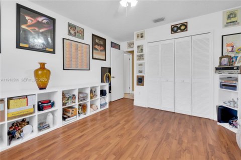 Casa en venta en Miami, Florida, 3 dormitorios, 161 m2 № 1976864 - foto 25