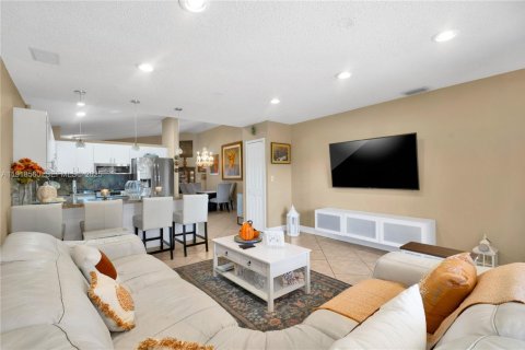 Casa en venta en Miami, Florida, 3 dormitorios, 161 m2 № 1976864 - foto 19