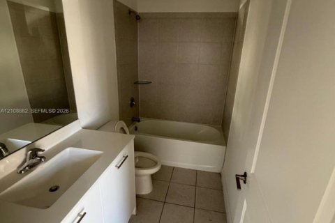 Touwnhouse à louer à Miami, Floride: 3 chambres, 127.55 m2 № 2423103 - photo 14