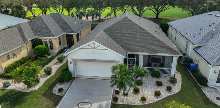 House in Sun City Center, Florida 2 bedrooms, 175.12 sq.m. № 1444438