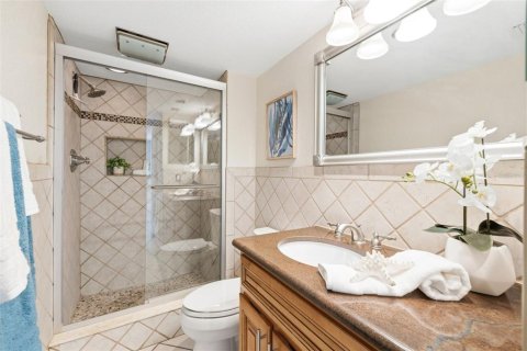 Condominio en venta en Saint Pete Beach, Florida, 2 dormitorios, 121.7 m2 № 2222485 - foto 19