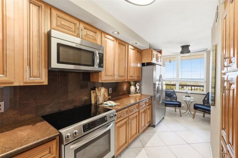 Condominio en venta en Saint Pete Beach, Florida, 2 dormitorios, 121.7 m2 № 2222485 - foto 12
