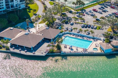 Condominio en venta en Saint Pete Beach, Florida, 2 dormitorios, 121.7 m2 № 2222485 - foto 28