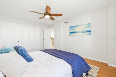 Condominio en venta en Saint Pete Beach, Florida, 2 dormitorios, 121.7 m2 № 2222485 - foto 17