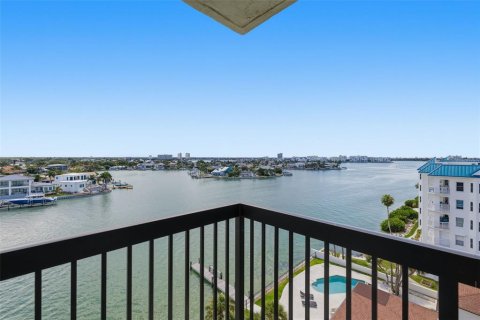 Condominio en venta en Saint Pete Beach, Florida, 2 dormitorios, 121.7 m2 № 2222485 - foto 25