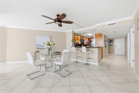 Condominio en venta en Saint Pete Beach, Florida, 2 dormitorios, 121.7 m2 № 2222485 - foto 13