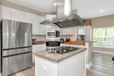 Townhouse in New Port Richey, Florida 3 bedrooms, 233.18 sq.m. № 1813435 - photo 16