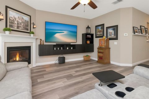 Townhouse in New Port Richey, Florida 3 bedrooms, 233.18 sq.m. № 1813435 - photo 10