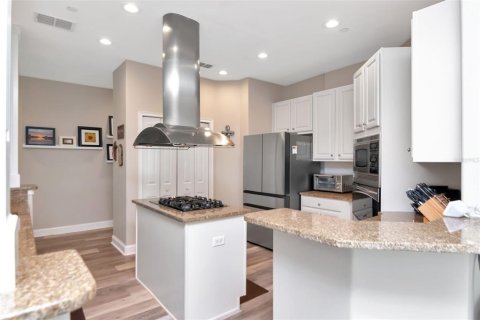 Townhouse in New Port Richey, Florida 3 bedrooms, 233.18 sq.m. № 1813435 - photo 18