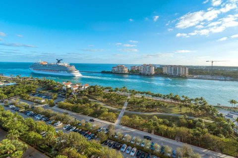 Снять в аренду кондоминиум в Майами-Бич, Флорида 3 спальни, 217.39м2, № 1987030 - фото 27