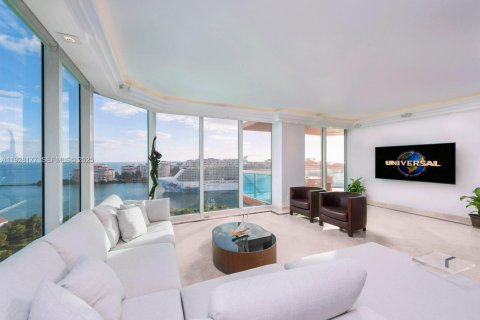 Снять в аренду кондоминиум в Майами-Бич, Флорида 3 спальни, 217.39м2, № 1987030 - фото 11