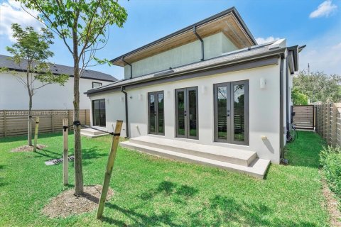 Commercial property in Miami, Florida 241.55 sq.m. № 1928047 - photo 3