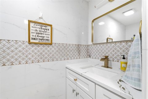 Villa ou maison à vendre à Lutz, Floride: 4 chambres, 354.42 m2 № 2151159 - photo 17