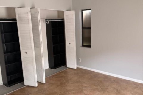 Condo in Oakland Park, Florida, 3 bedrooms № 2193048 - photo 6