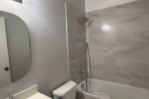 Condo in Oakland Park, Florida, 3 bedrooms № 2193048 - photo 9