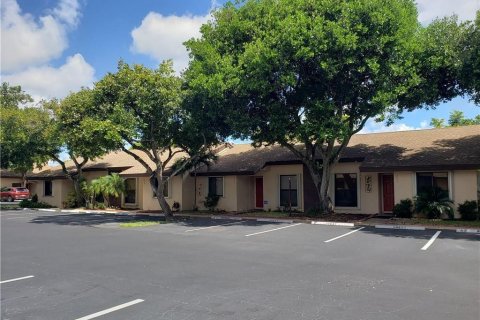Condo in Oakland Park, Florida, 3 bedrooms № 2193048 - photo 13