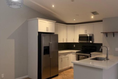 Condo in Oakland Park, Florida, 3 bedrooms  № 2193048