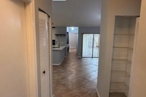 Condo in Oakland Park, Florida, 3 bedrooms № 2193048 - photo 3