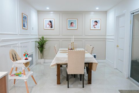 Снять в аренду виллу или дом в Корал-Спрингс, Флорида 3 спальни, 127.65м2, № 1989251 - фото 25