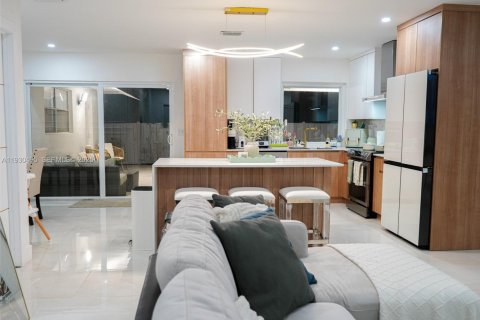 Снять в аренду виллу или дом в Корал-Спрингс, Флорида 3 спальни, 127.65м2, № 1989251 - фото 22