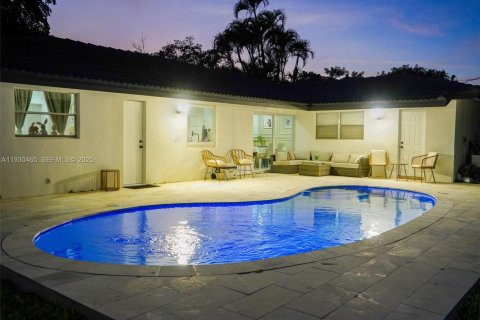 Снять в аренду виллу или дом в Корал-Спрингс, Флорида 3 спальни, 127.65м2, № 1989251 - фото 10