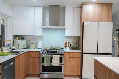 Снять в аренду виллу или дом в Корал-Спрингс, Флорида 3 спальни, 127.65м2, № 1989251 - фото 30