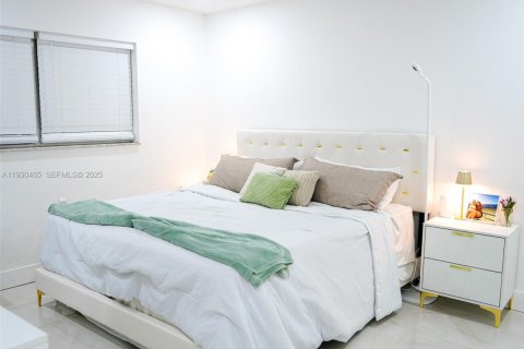 Снять в аренду виллу или дом в Корал-Спрингс, Флорида 3 спальни, 127.65м2, № 1989251 - фото 12