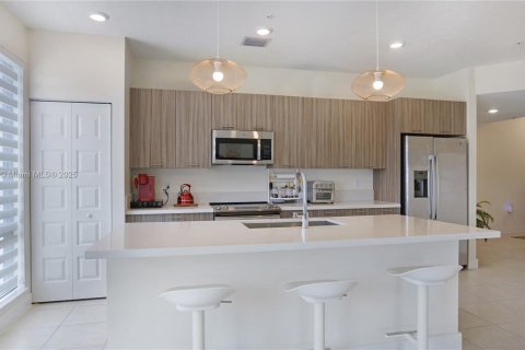 Condo in Doral, Florida, 3 bedrooms  № 1753136 - photo 6