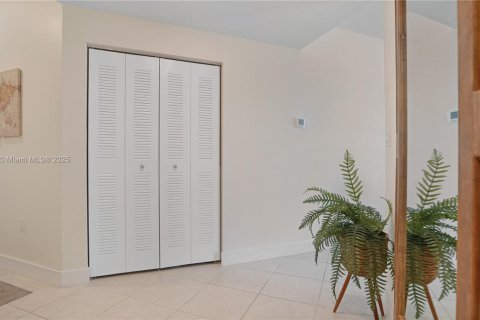 Condo in Doral, Florida, 3 bedrooms  № 1753136 - photo 14