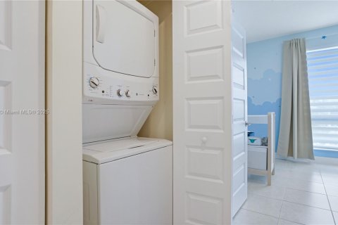 Condo in Doral, Florida, 3 bedrooms  № 1753136 - photo 19