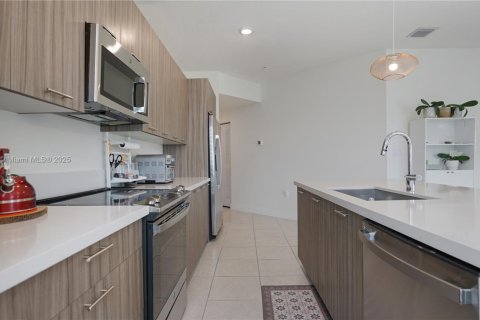 Condo in Doral, Florida, 3 bedrooms  № 1753136 - photo 7