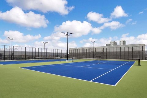 Condo in Miami, Florida, 3 bedrooms  № 1924122 - photo 24