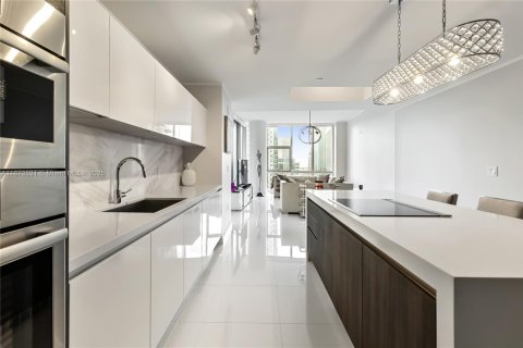 Condo in Miami, Florida, 3 bedrooms  № 1924122 - photo 5
