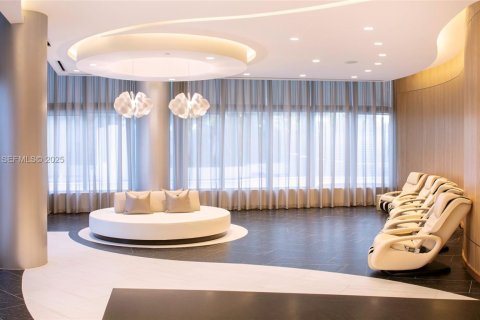 Condominio en venta en Miami, Florida, 3 dormitorios, 203.27 m2 № 1924122 - foto 30