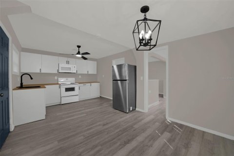 Villa ou maison à vendre à Tampa, Floride: 3 chambres, 100.33 m2 № 2395770 - photo 9