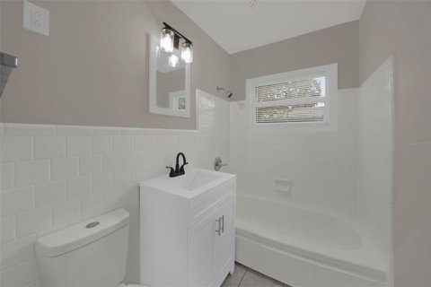 Villa ou maison à vendre à Tampa, Floride: 3 chambres, 100.33 m2 № 2395770 - photo 15