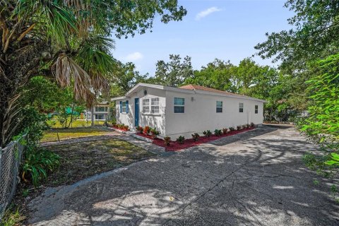 Villa ou maison à vendre à Tampa, Floride: 3 chambres, 100.33 m2 № 2395770 - photo 24