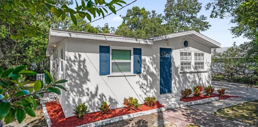 Villa ou maison à Tampa, Floride 3 chambres, 100.33 m2 № 2395770
