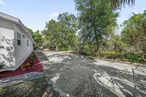 Villa ou maison à vendre à Tampa, Floride: 3 chambres, 100.33 m2 № 2395770 - photo 27