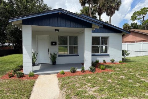 House in Daytona Beach, Florida 4 bedrooms, 116.31 sq.m. № 2324446
